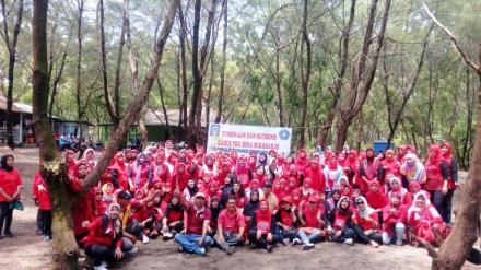 Keseruan Tim DSN Outbond pagi ini bersama Kader PKK Desa Sukoharjo.